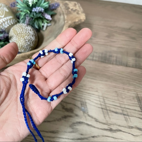 Beaded Flower Friendship Bracelet - Picture 3 of 6